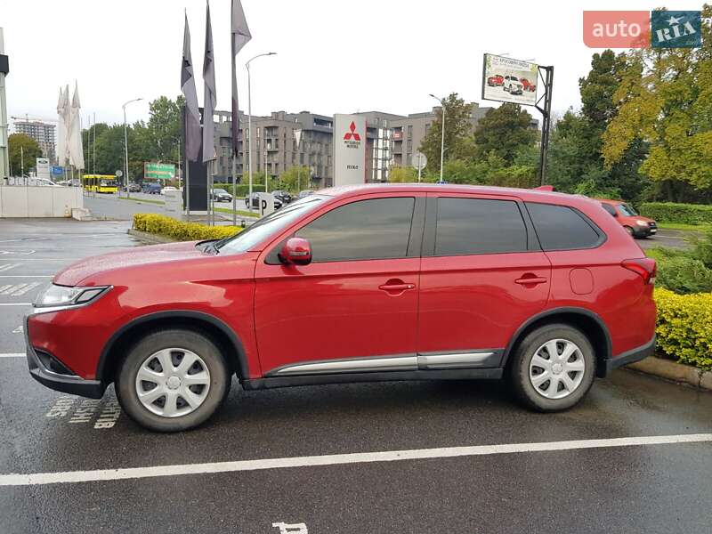 Внедорожник / Кроссовер Mitsubishi Outlander 2018 в Львове фото 3 Внедорожник / Кроссовер Mitsubishi Outlander 2018 в Львове