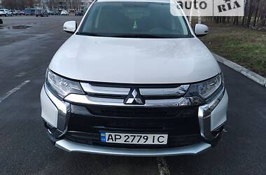 Позашляховик / Кросовер Mitsubishi Outlander 2017 в Запоріжжі