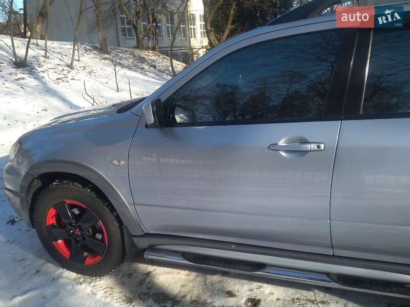 Внедорожник / Кроссовер Mitsubishi Outlander 2006 в Львове