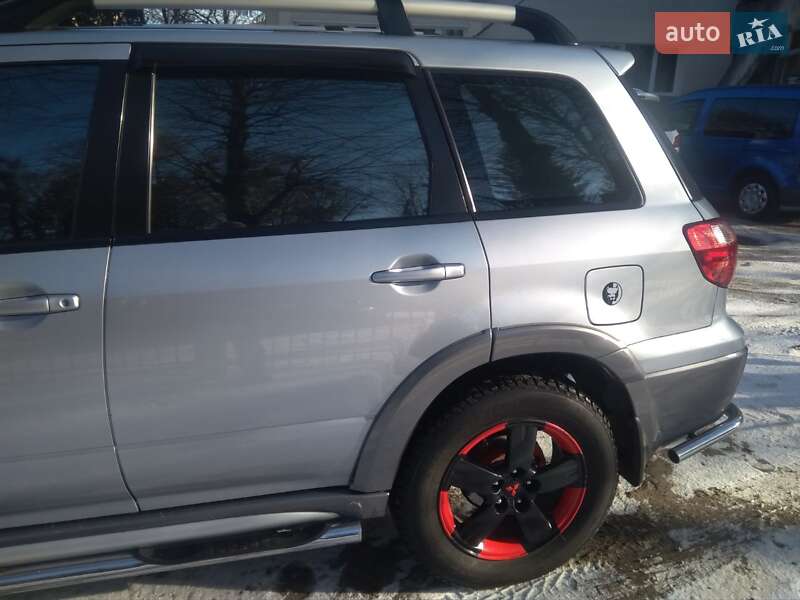 Внедорожник / Кроссовер Mitsubishi Outlander 2006 в Львове