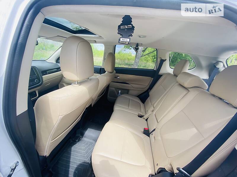 Позашляховик / Кросовер Mitsubishi Outlander 2017 в Києві фото 3 Позашляховик / Кросовер Mitsubishi Outlander 2017 в Києві