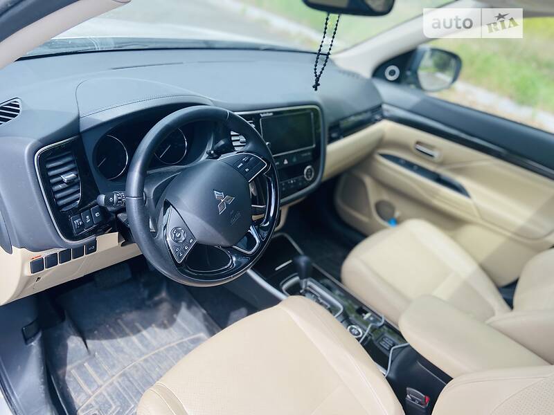 Позашляховик / Кросовер Mitsubishi Outlander 2017 в Києві фото 22 Позашляховик / Кросовер Mitsubishi Outlander 2017 в Києві