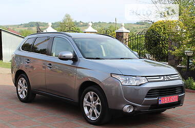 Внедорожник / Кроссовер Mitsubishi Outlander 2012 в Черновцах