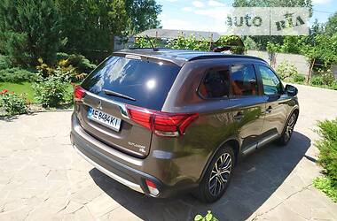 Внедорожник / Кроссовер Mitsubishi Outlander 2015 в Днепре