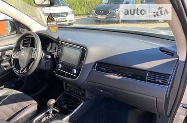 Внедорожник / Кроссовер Mitsubishi Outlander 2019 в Львове