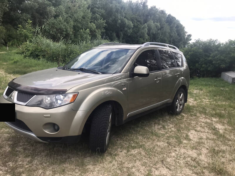 Внедорожник / Кроссовер Mitsubishi Outlander 2007 в Киеве