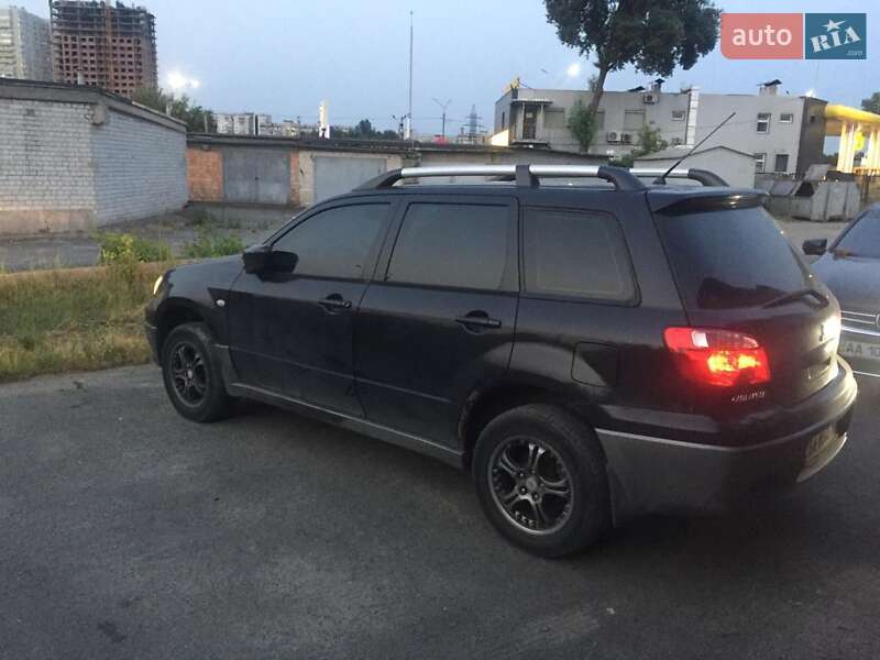 Внедорожник / Кроссовер Mitsubishi Outlander 2005 в Киеве
