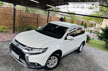 Внедорожник / Кроссовер Mitsubishi Outlander 2018 в Харькове