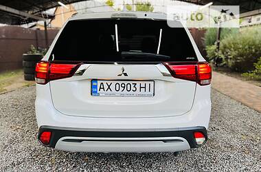 Внедорожник / Кроссовер Mitsubishi Outlander 2018 в Харькове