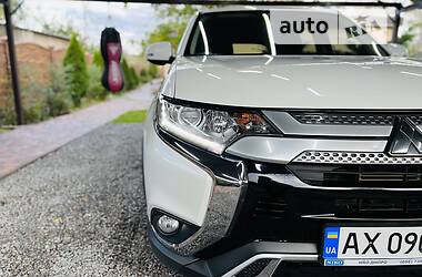 Внедорожник / Кроссовер Mitsubishi Outlander 2018 в Харькове