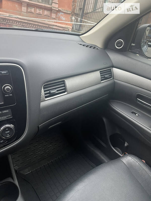 Внедорожник / Кроссовер Mitsubishi Outlander 2012 в Днепре