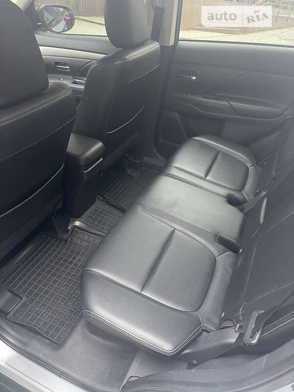 Внедорожник / Кроссовер Mitsubishi Outlander 2012 в Днепре