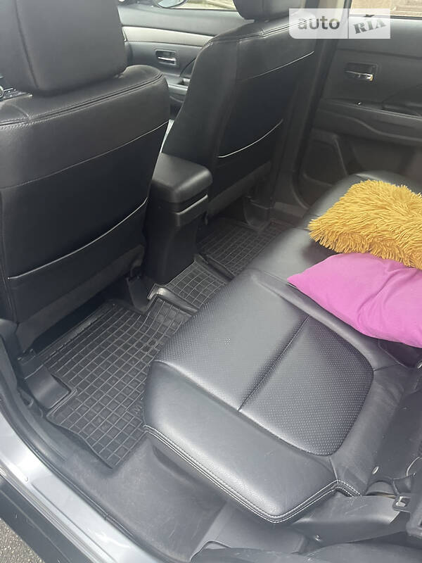 Внедорожник / Кроссовер Mitsubishi Outlander 2012 в Днепре