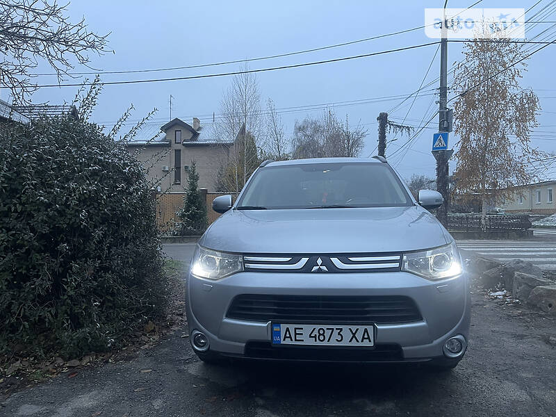 Внедорожник / Кроссовер Mitsubishi Outlander 2012 в Днепре