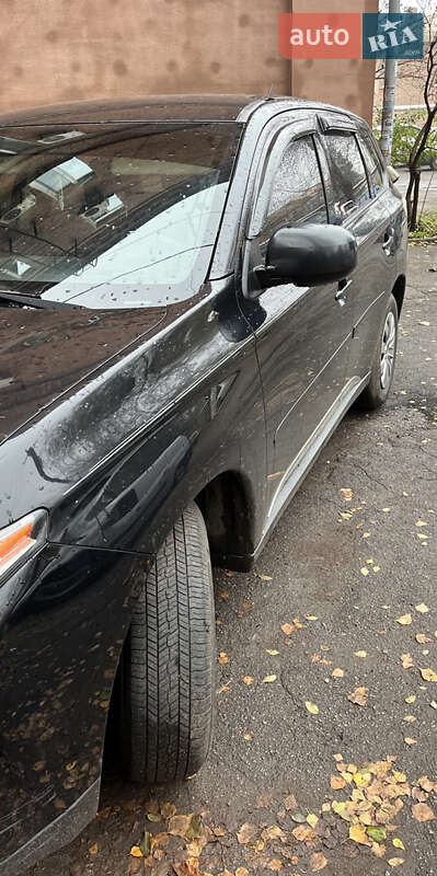 Позашляховик / Кросовер Mitsubishi Outlander 2013 в Кривому Розі