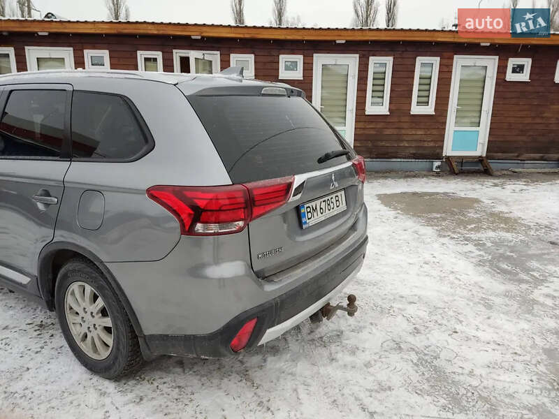 Позашляховик / Кросовер Mitsubishi Outlander 2017 в Шостці