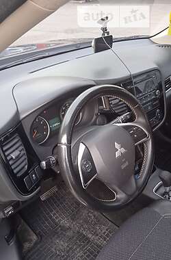 Внедорожник / Кроссовер Mitsubishi Outlander 2014 в Запорожье