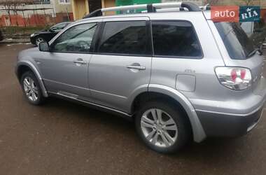 Внедорожник / Кроссовер Mitsubishi Outlander 2004 в Львове