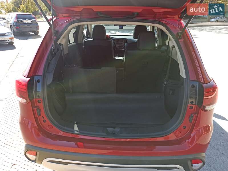Универсал Mitsubishi Outlander 2019 в Одессе