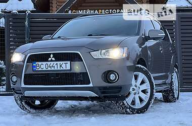 Внедорожник / Кроссовер Mitsubishi Outlander 2011 в Стрые