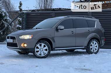 Внедорожник / Кроссовер Mitsubishi Outlander 2011 в Стрые