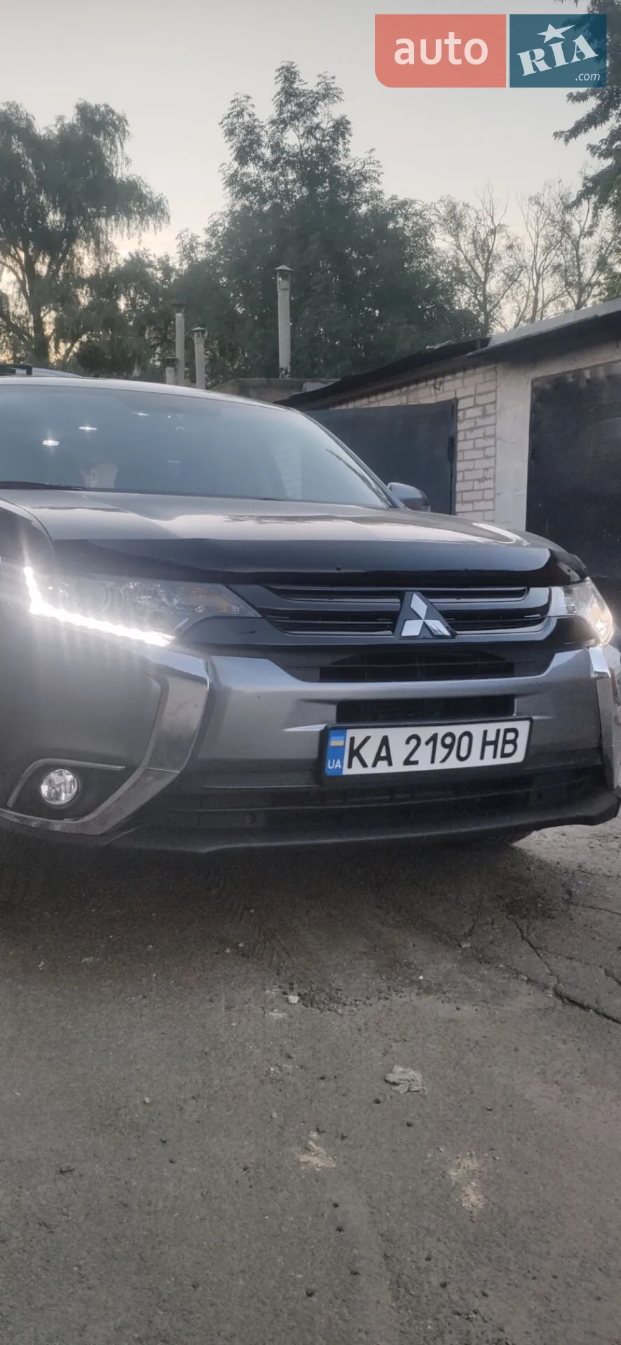 2017 Mitsubishi Outlander - фото 1