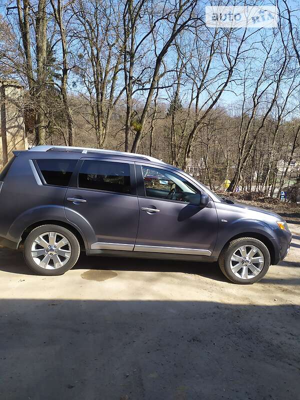 Внедорожник / Кроссовер Mitsubishi Outlander 2008 в Львове
