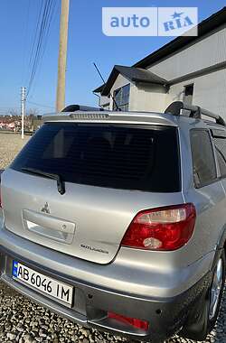 Внедорожник / Кроссовер Mitsubishi Outlander 2005 в Черновцах