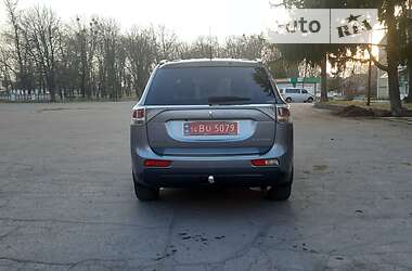 Внедорожник / Кроссовер Mitsubishi Outlander 2014 в Новоархангельске