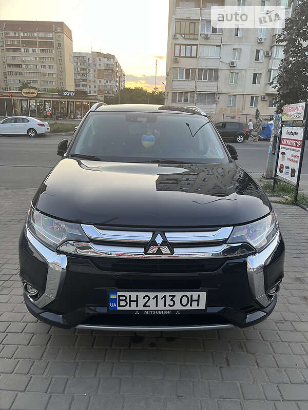 Внедорожник / Кроссовер Mitsubishi Outlander 2018 в Одессе