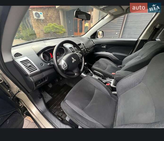 Позашляховик / Кросовер Mitsubishi Outlander 2008 в Житомирі