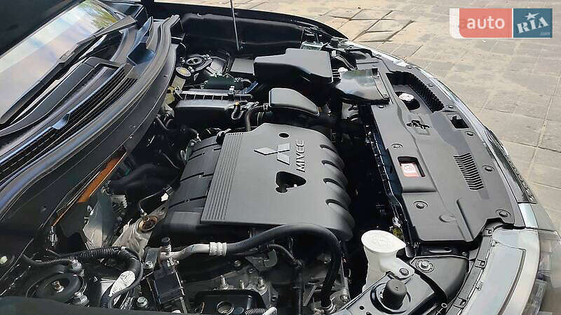 Позашляховик / Кросовер Mitsubishi Outlander 2018 в Запоріжжі