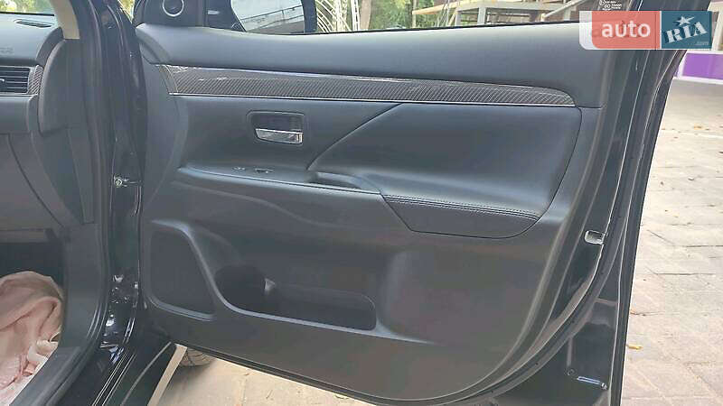 Позашляховик / Кросовер Mitsubishi Outlander 2018 в Запоріжжі