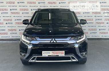 Внедорожник / Кроссовер Mitsubishi Outlander 2021 в 