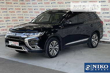 Внедорожник / Кроссовер Mitsubishi Outlander 2021 в 