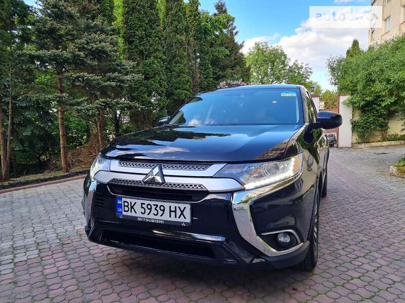 Внедорожник / Кроссовер Mitsubishi Outlander 2019 в Ровно