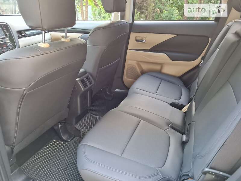 Внедорожник / Кроссовер Mitsubishi Outlander 2019 в Ровно