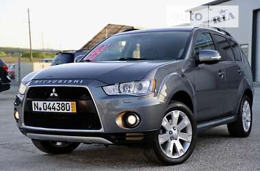 Внедорожник / Кроссовер Mitsubishi Outlander 2011 в Стрые