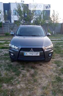 Позашляховик / Кросовер Mitsubishi Outlander 2010 в Києві