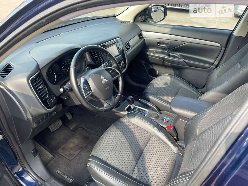 Внедорожник / Кроссовер Mitsubishi Outlander 2014 в Киеве