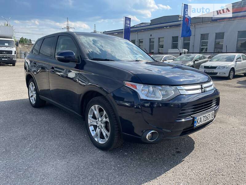 Внедорожник / Кроссовер Mitsubishi Outlander 2014 в Киеве