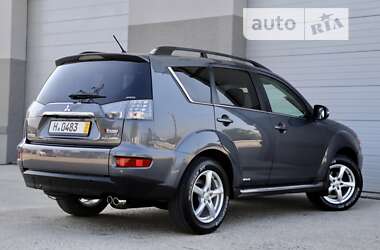 Внедорожник / Кроссовер Mitsubishi Outlander 2012 в 