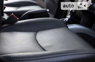 Внедорожник / Кроссовер Mitsubishi Outlander 2012 в 