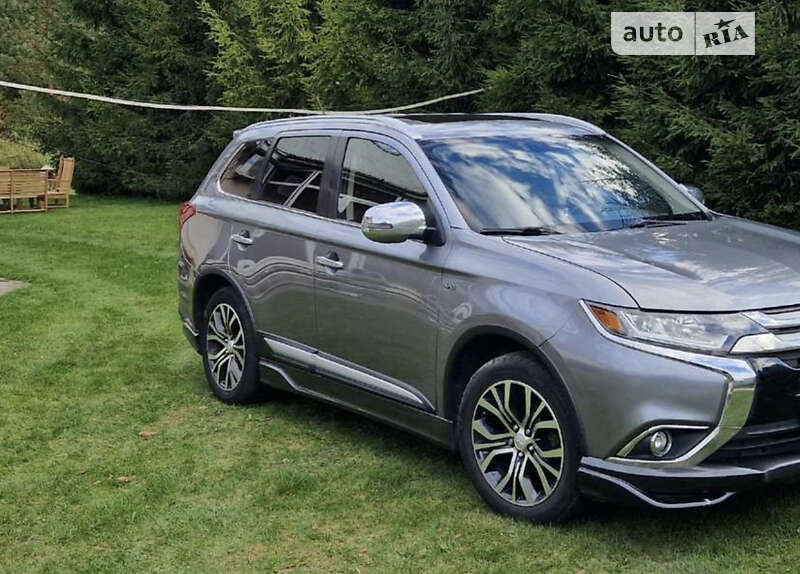 Mitsubishi Outlander 2016