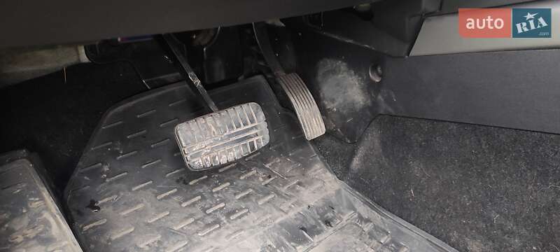 Внедорожник / Кроссовер Mitsubishi Outlander 2010 в Самборе фото 31 Внедорожник / Кроссовер Mitsubishi Outlander 2010 в Самборе