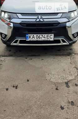 Внедорожник / Кроссовер Mitsubishi Outlander 2021 в Николаеве