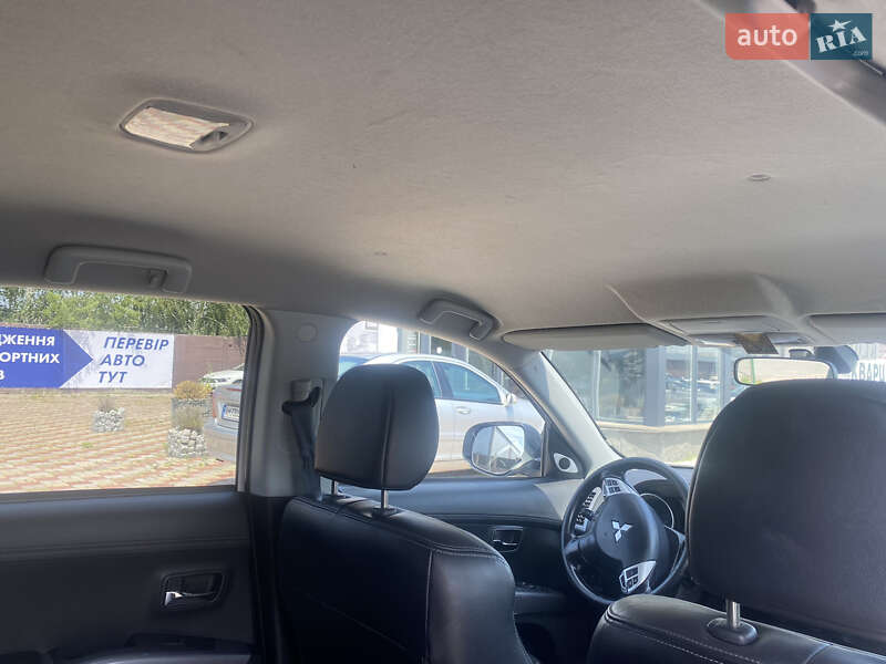 Позашляховик / Кросовер Mitsubishi Outlander 2010 в Житомирі