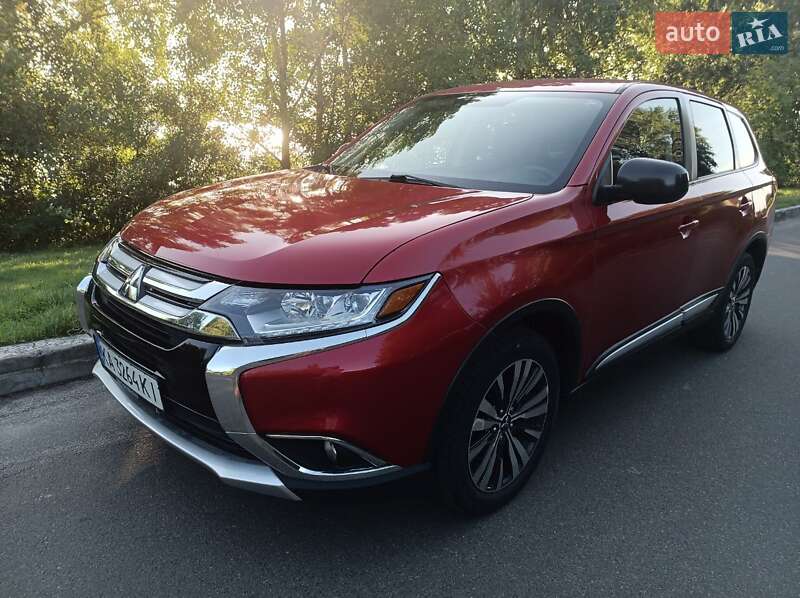 Позашляховик / Кросовер Mitsubishi Outlander 2018 в Києві фото 2 Позашляховик / Кросовер Mitsubishi Outlander 2018 в Києві