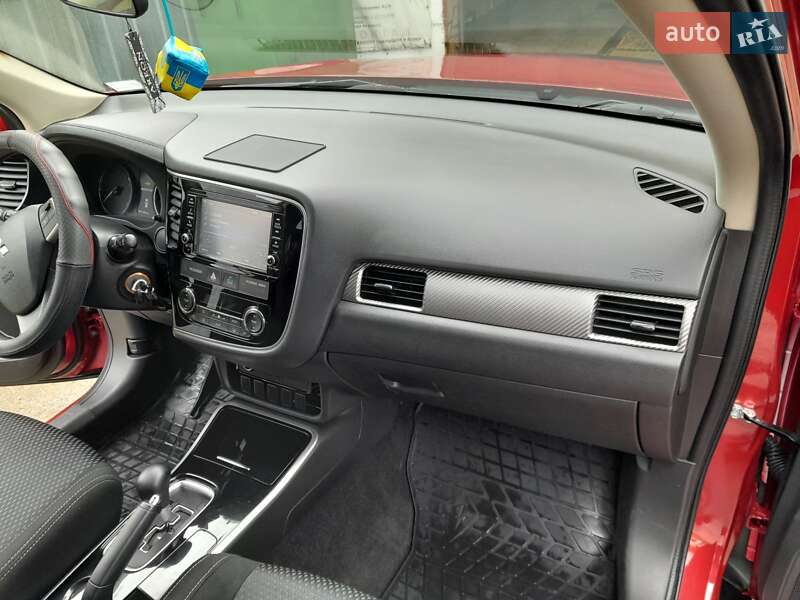 Позашляховик / Кросовер Mitsubishi Outlander 2018 в Кропивницькому