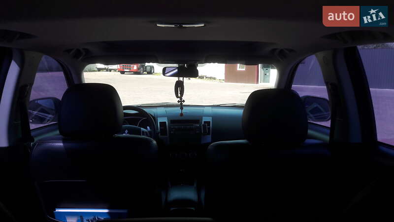 Внедорожник / Кроссовер Mitsubishi Outlander 2008 в Ровно